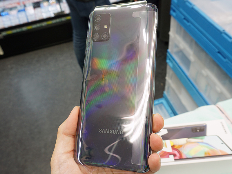 4眼レンズ搭載のAndroid 10スマホ「Galaxy A71」が直輸入、下位の