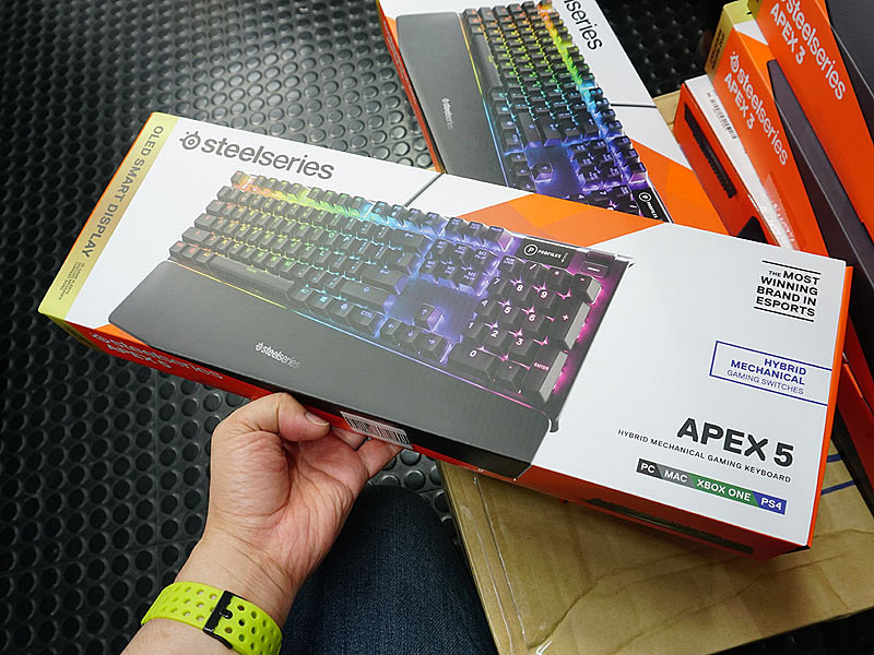 メカニカルとメンブレンの特性を兼ね備えたキーボード「Apex 5」が発売 