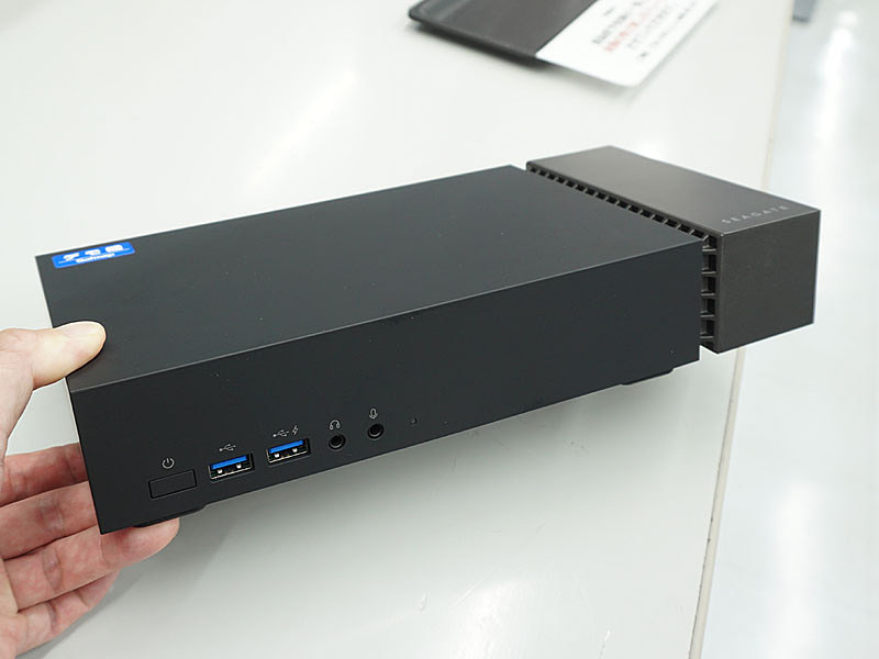 4TB HDD内蔵の多機能ドック「FireCuda Gaming Dock」、NVMe SSDの増設 