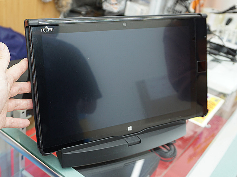 富士通製Windowsタブレットの中古品が税込1万円で特価販売されたニュースが注目を集める - AKIBA PC Hotline!