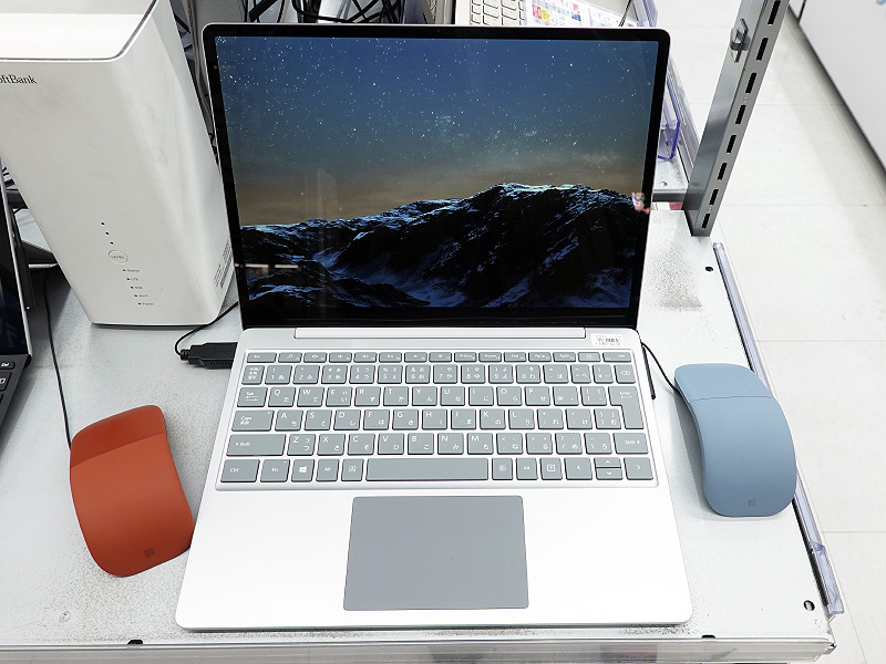 MSの低価格ノートPC「Surface Laptop Go」がデビュー、12.4型でCore i5 ...