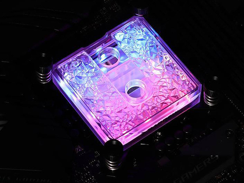 氷状デザインのトップカバーが目を惹くCPU水冷ブロックがBARROW 氷状デザインのトップカバーが目を惹くCPU水冷ブロックがBARROW