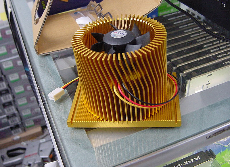 Pentium III 667MHz CPU クーラー付き 2000年9月23日号 掲載】早くもPentium 4用CPUクーラー「Majesty III