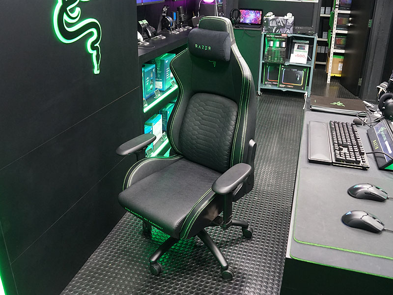 Razerのゲーミングチェア「Razer Iskur」が27日発売、サンプル展示中 