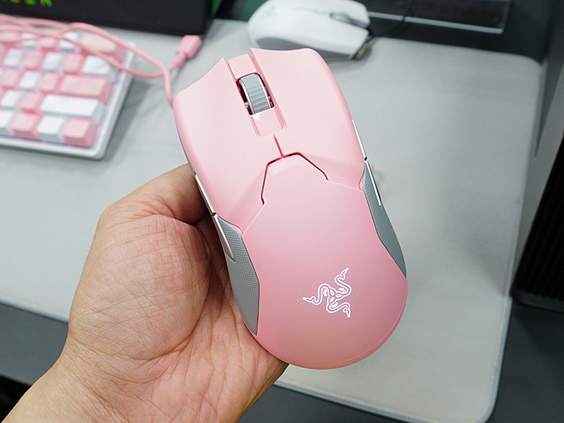 Razerの軽量ワイヤレスマウス「Viper Ultimate」に新色のピンクカラー