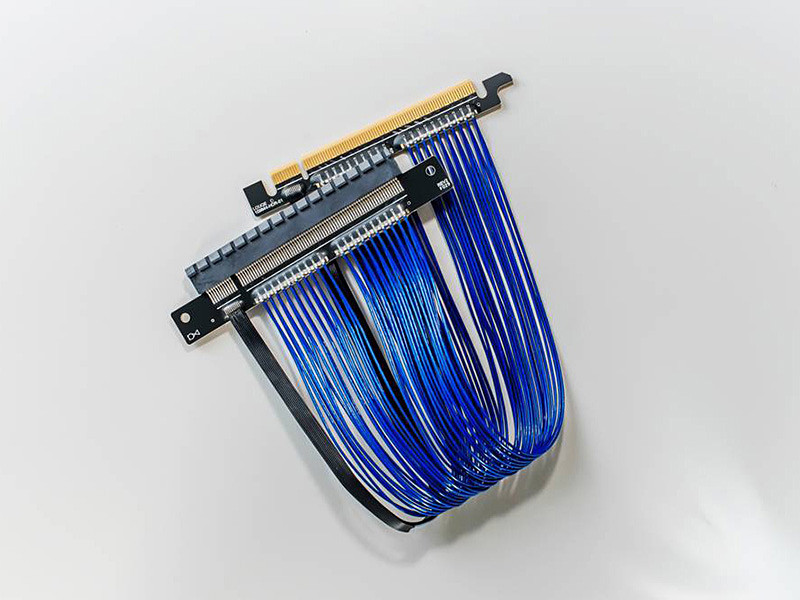 PCIe 4.0対応のライザーケーブルが単品販売、実売1.1万円 - AKIBA PC ...