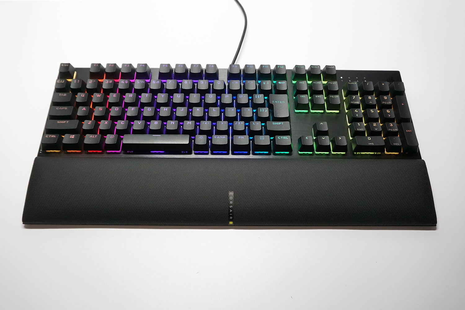 Cherryの新作メカキー採用 ゲームで疲れにくいリニアなタッチ感の Corsair K60 Rgb Pro Se Akiba Pc Hotline