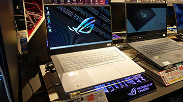 世界最速15.6型WQHD液晶”を搭載、ASUS「ROG Zephyrus G15」の