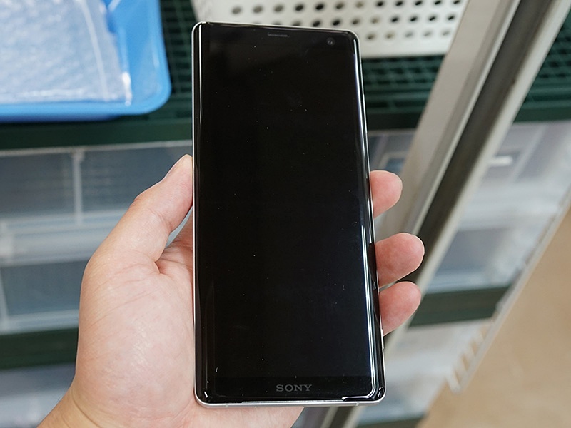 Xperia XZ3の中古品が大量入荷、SIMロック解除済みで17,800円から！ （取材中に見つけた○○なもの） - AKIBA PC  Hotline!