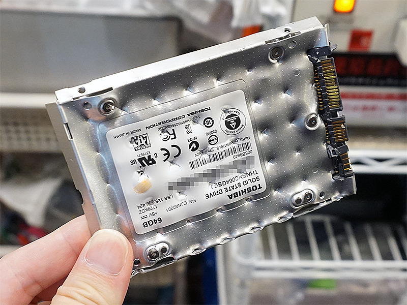 Ssdを物理破壊して処分するのは意外と簡単 メモとか