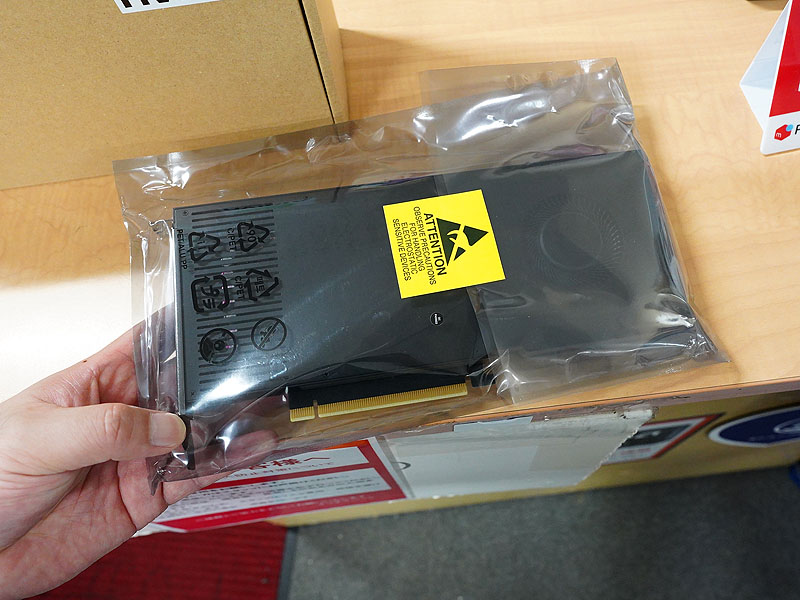 1スロットのプロ向けビデオカード「NVIDIA RTX A4000」が入荷、DP×4 