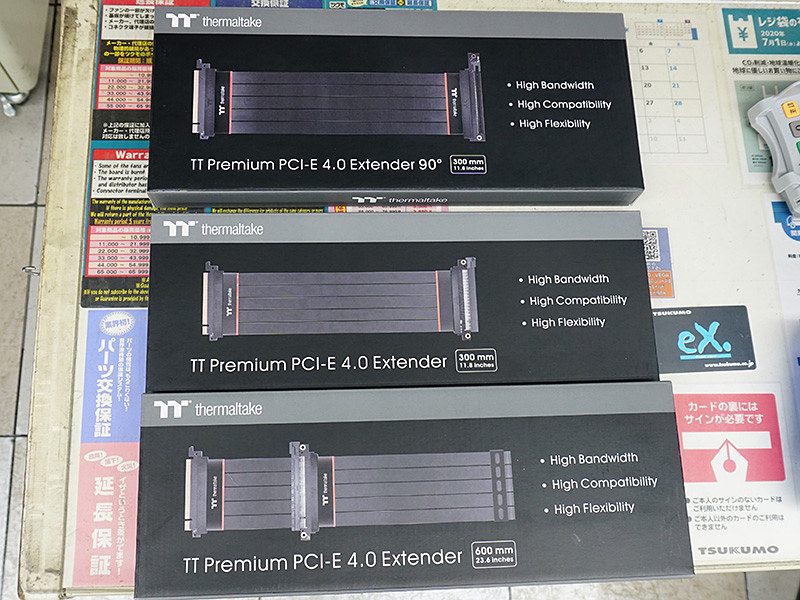 ThermaltakeのPCI Express 4.0対応ライザーケーブル、長さやコネクタ