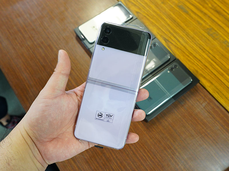 GALAXY Z Flip3 5G 海外版 SIMフリースマートフォン本体