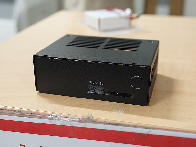 Jetson Nano/NX向けのアクセサリが複数入荷、スチール製ケース Jetson Nano/NX向けのアクセサリが複数入荷、スチール製ケース