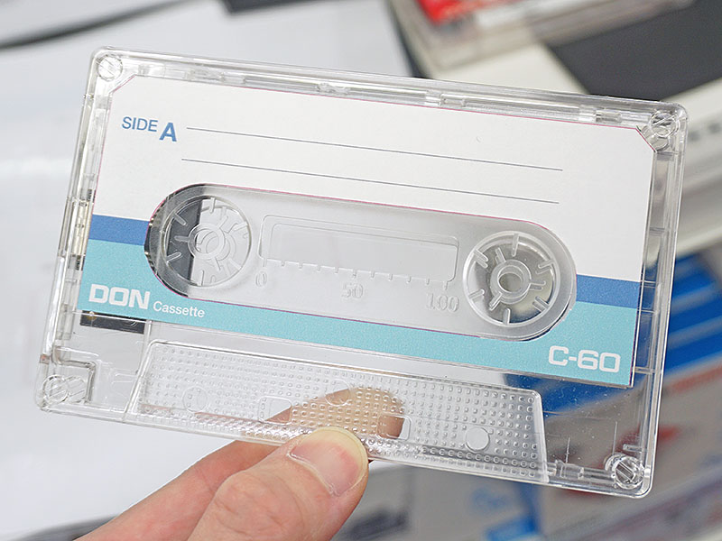 レトロなカセットテープ風HDDケースを自分好みにデコレーション、上海問屋がラベルデータを公開 （取材中に見つけた なもの） - AKIBA