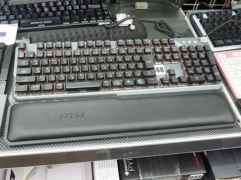 軽量リニアキー採用のゲーミングキーボード「MSI VIGOR GK71 SONIC JP