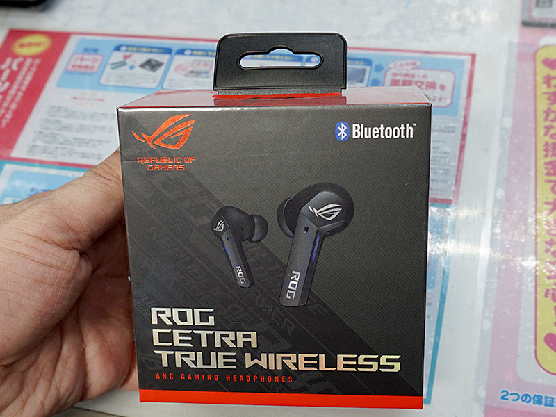 ASUSの対戦型ゲーム向けワイヤレスイヤホン「ROG CETRA TRUE WIRELESS