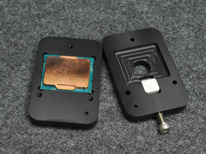 Intel第12世代CPU向け“殻割り器”と“銅製ヒートスプレッダ”のセット品が ...