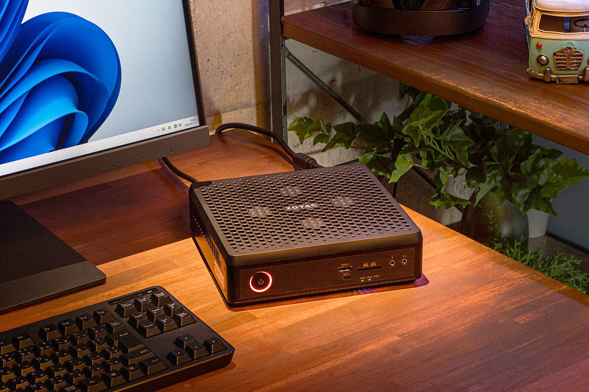 Zotac デスクトップパソコン 最新ゲームも動くミニPC「ZOTAC ZBOX Eシリーズ MAGNUS4」の実機
