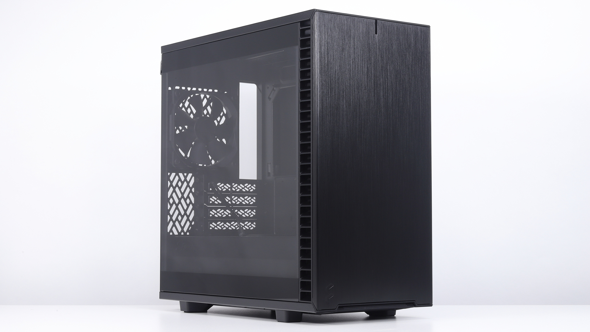 ATXはデカすぎる”勢に朗報！microATXケースの新定番「Fractal Design