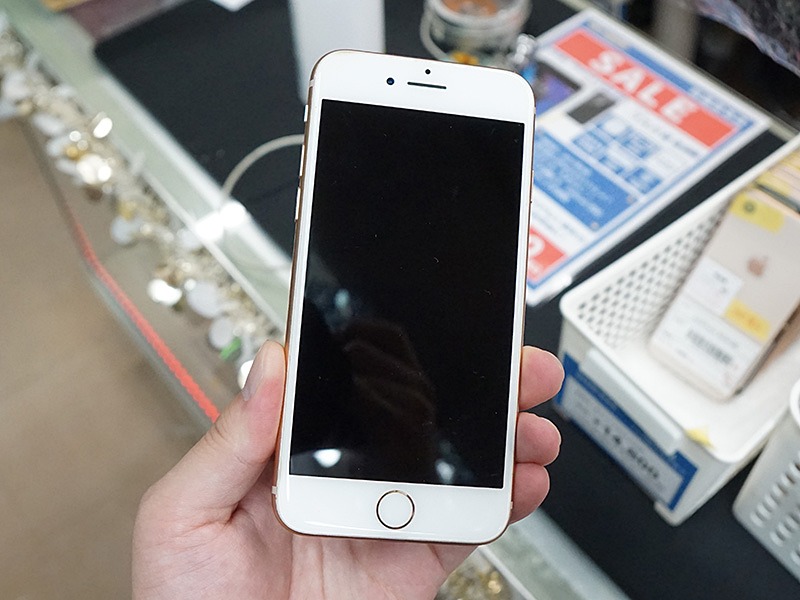 iPhone 8」が14,800円！CCコネクトで中古品セール （取材中に見つけた