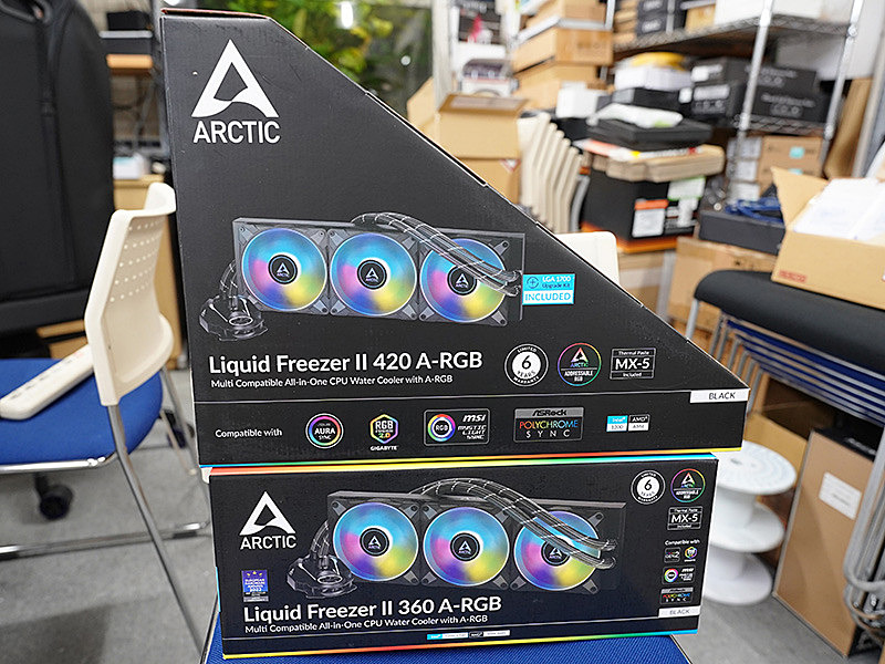 VRMも冷やせるARCTICの「Liquid Freezer II」にLED搭載モデル