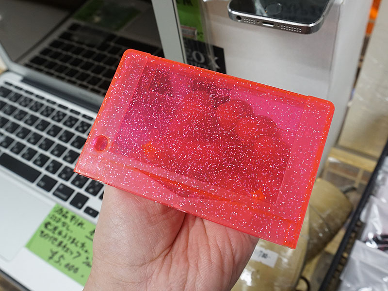 ド派手なカラーのMSXカートリッジシェルが入荷、コナミタイプ用