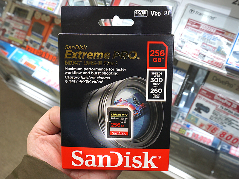 UHS-II U3対応のSanDisk 256GB SDXCカードの海外パッケージ、価格は ...