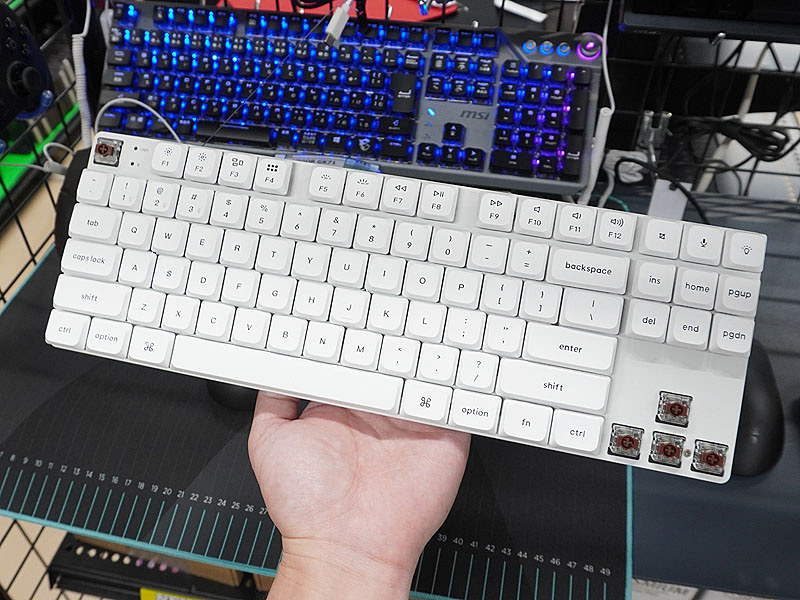 Keychron K1 SE（白）US配列 赤軸、専用パームレスト Keychron K1 SE（白）US配列 赤軸、専用パームレスト - メルカリ