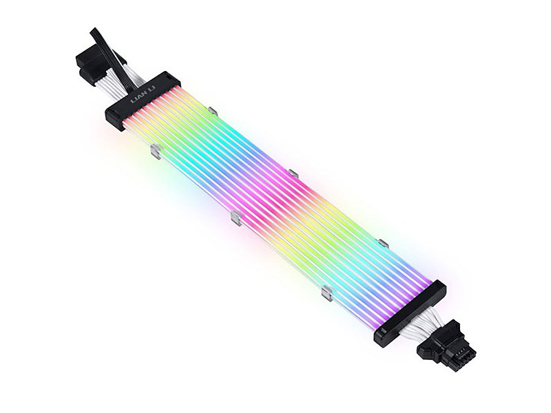 色鮮やかに光るLian Liの電源ケーブル「STRIMER PLUS」に12VHPWR対応