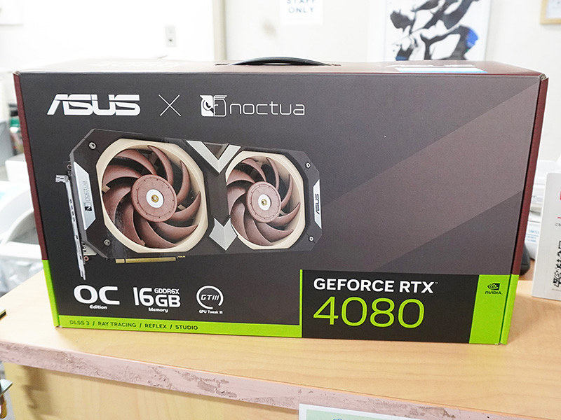 ASUS×Noctua共同開発のGeForce RTX 4080が発売、“実質5スロット”の 