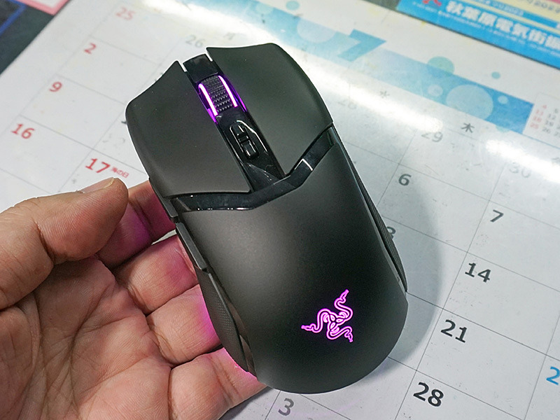 Razerの小型ワイヤレスマウス「Cobra Pro」が発売、最高30,000DPIの