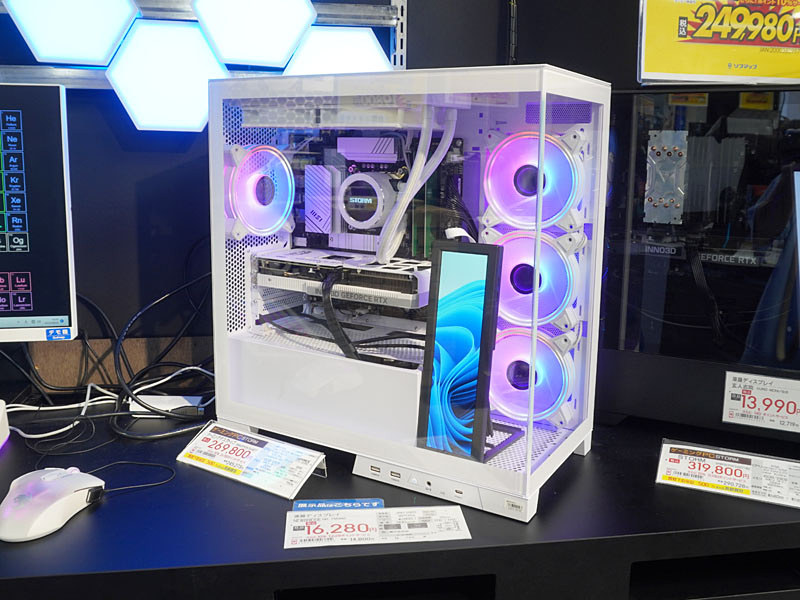 270度強化ガラスケースで内部を“魅せる”STORMの白いゲーミングPC - AKIBA PC Hotline!