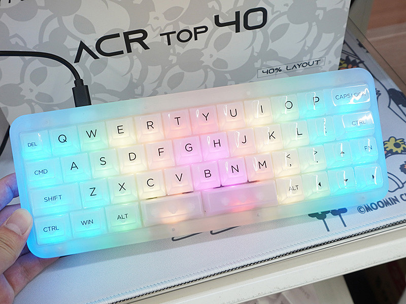 アクリルケース採用の40％キーボード自作キット「Akko ACR TOP40」が