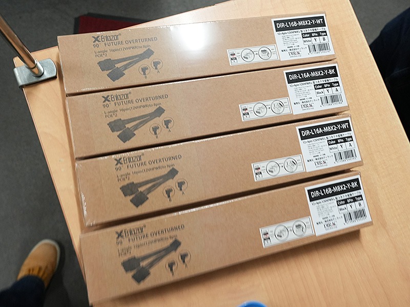 SUPER FLOWER製の一部プラグイン電源に対応したL字型12VHPWR