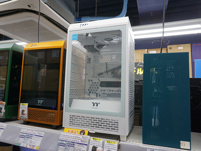 Thermaltakeのショーケース風PCケース「The Tower 200」、TSUKUMOで