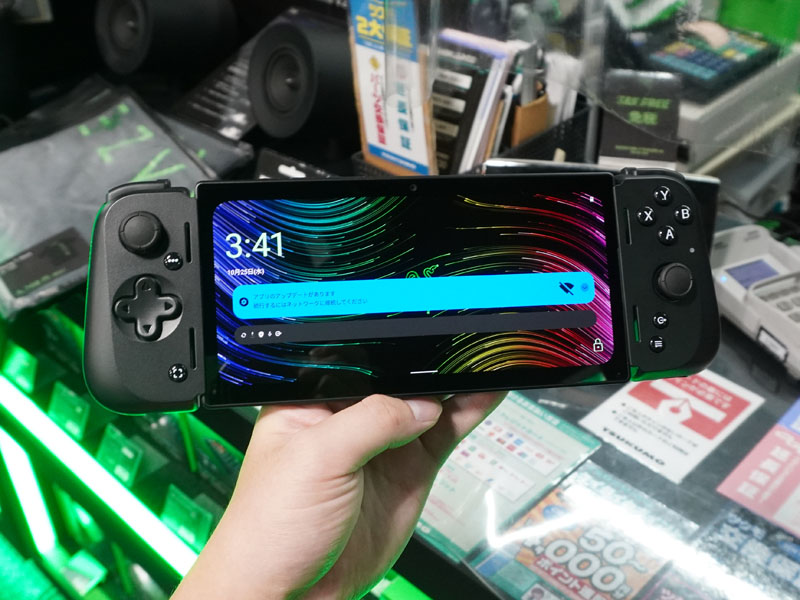 RazerのAndroidゲーム機「Razer Edge」が27日発売、実機展示スタート