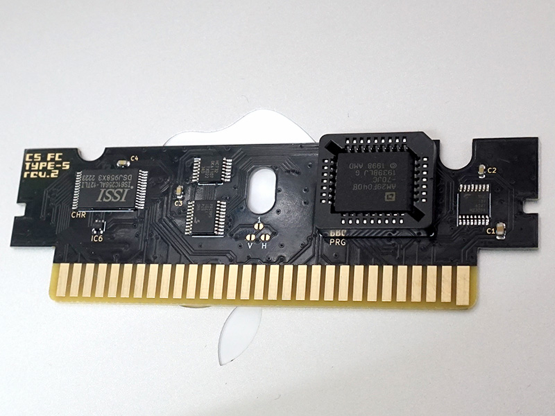 ファミコン実機で自作ソフトを動かせるカートリッジ基板が入荷