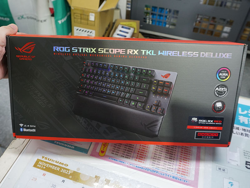ASUSのFPS向けキーボード「ROG Strix Scope RX TKL Wireless Deluxe