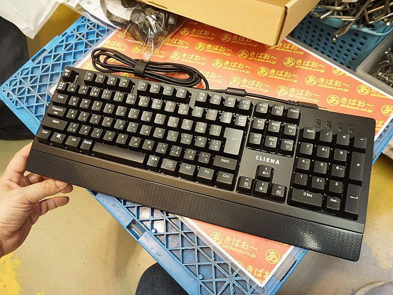 2,200円の格安メカニカルキーボードがあきばお～に入荷、青軸