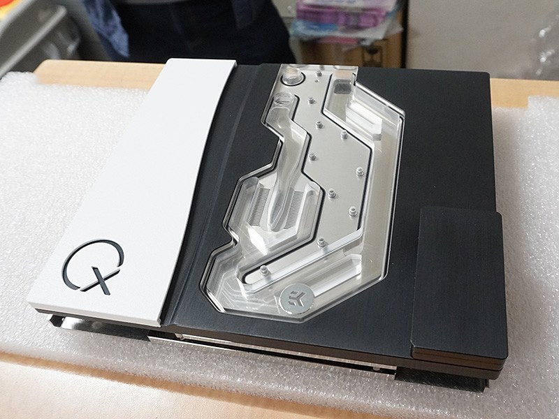PlayStation 5専用の水冷ブロックが店頭入荷、基板全体をカバー