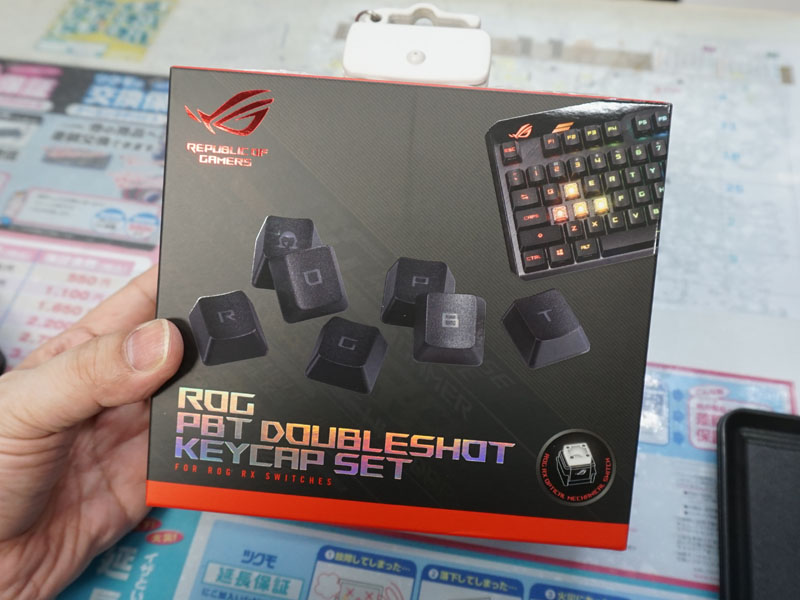 ASUS ROG RXスイッチ専用のキーキャップセット、LED光が透過するダブル ...