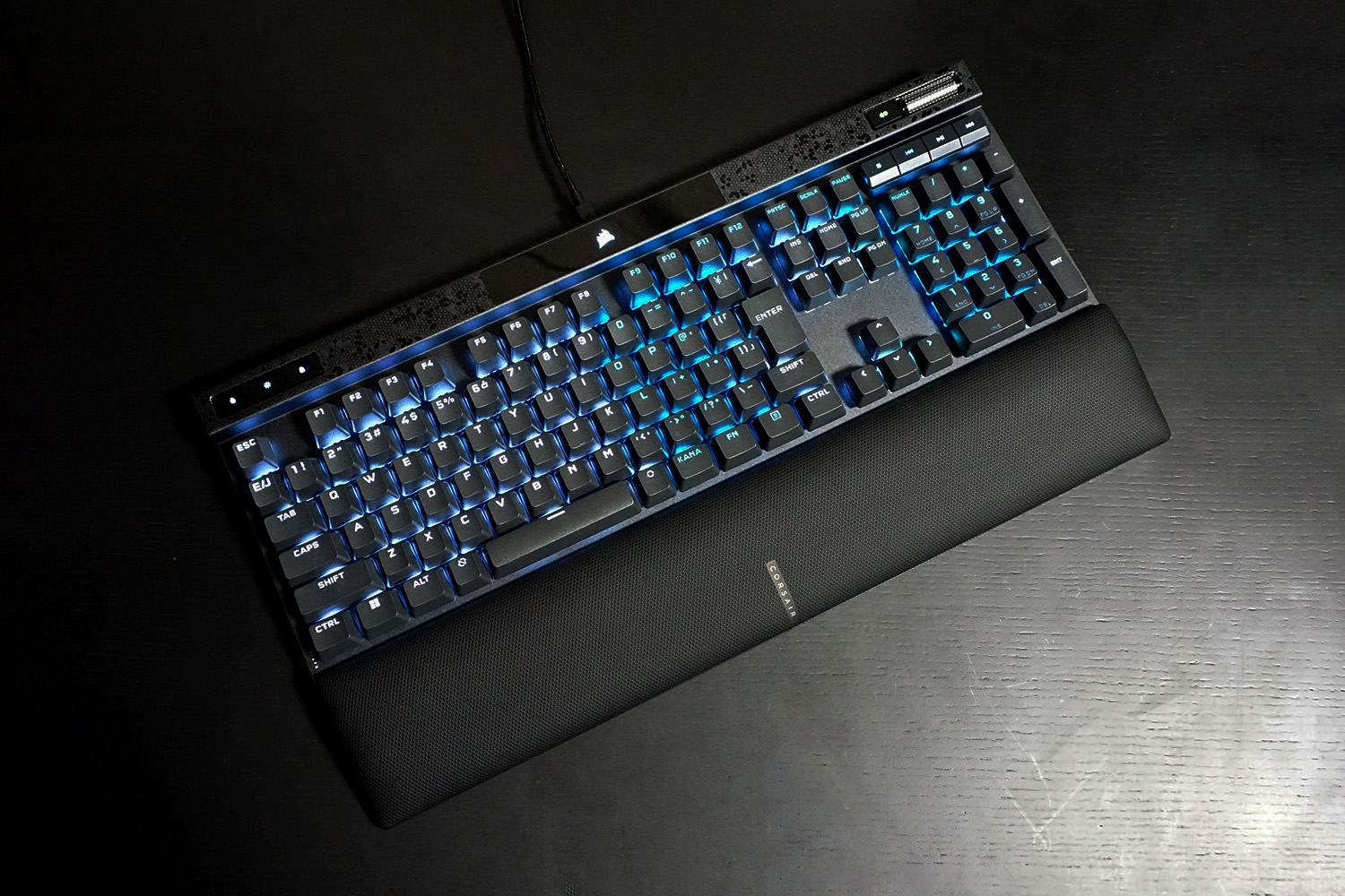 ラピッドトリガーに0.1mm単位の感度調整、ゲーミングキーボード ラピッドトリガーに0.1mm単位の感度調整、ゲーミングキーボード