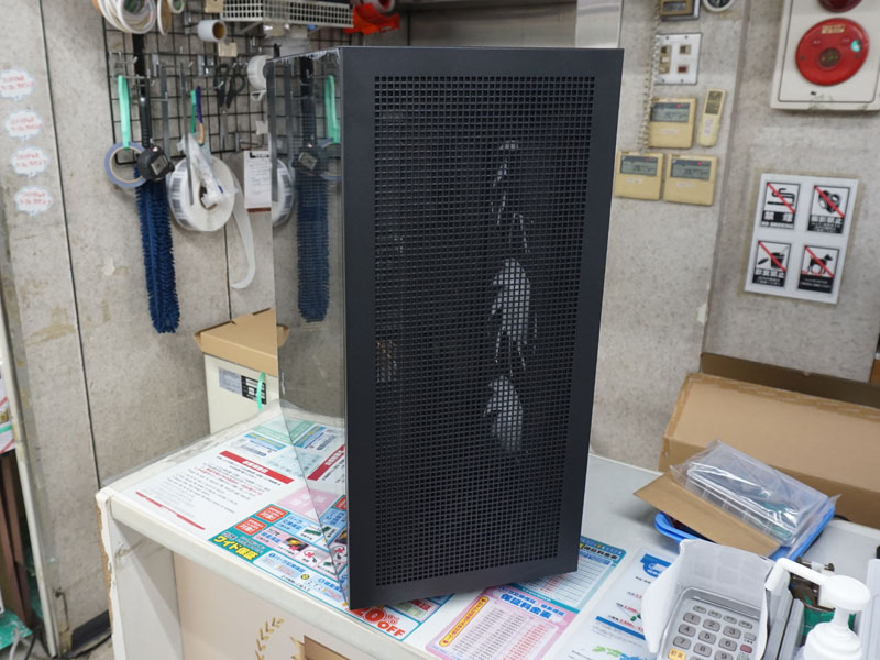 DeepCoolのフルタワーPCケース「MORPHEUS」が登場、ケース内部の