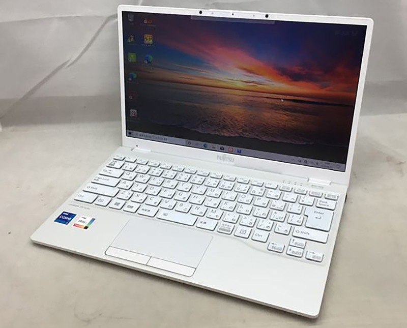 富士通 LIFEBOOK UH92/D2（型番：FMVU92D2WZ） ホワイト 中古PC
