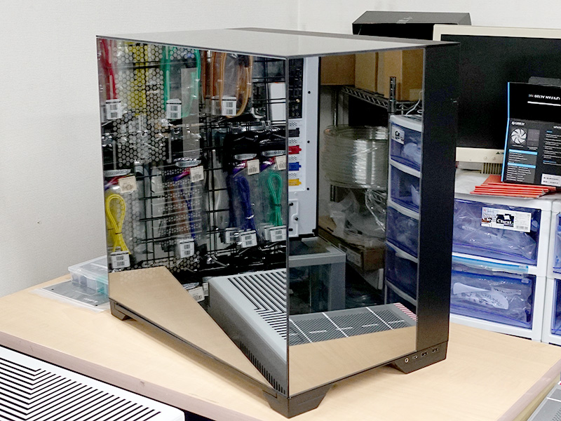 PCケース　lianli o11 VISION O11 VISION - LIAN LIはPCケースの大手プロバイダーです