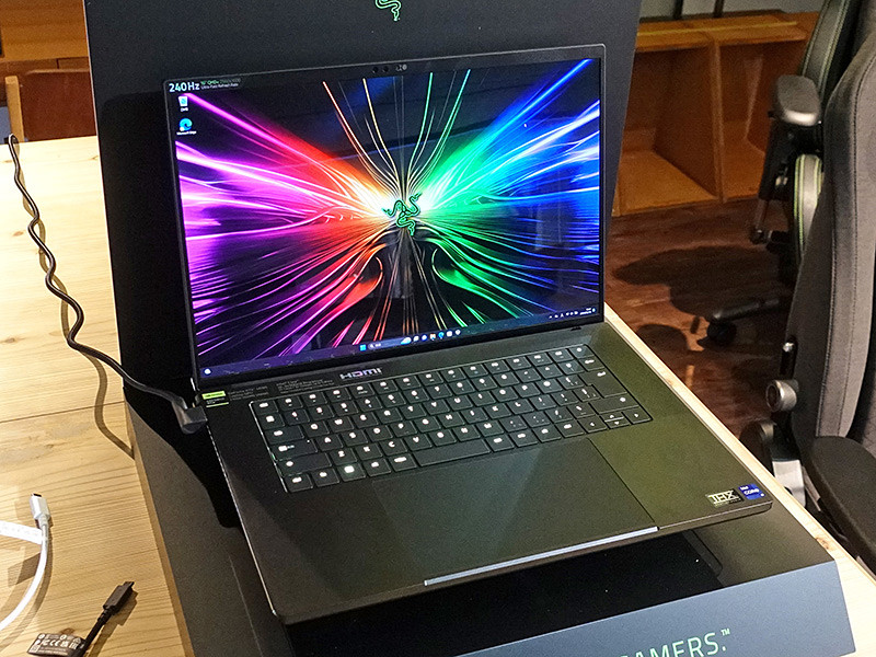 【美品】Razer Blade 16/512 Office タッチパネル 美品】Razer Blade 16/512 Office タッチパネル Razer Blade 16｜Razer