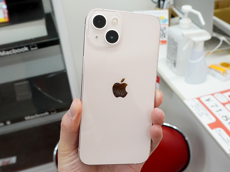 人気の「iPhone 13 128GB」が71,800円！秋葉原で中古品セール - AKIBA PC Hotline!