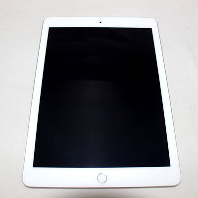 iPad Pro 9.7インチ セルラーモデル 32GB 早かれ シルバー A1674  