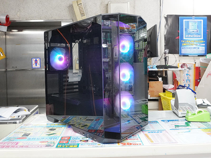 背面コネクタ対応のピラーレスPCケース「MAG PANO M100R PZ」が